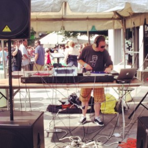DJ